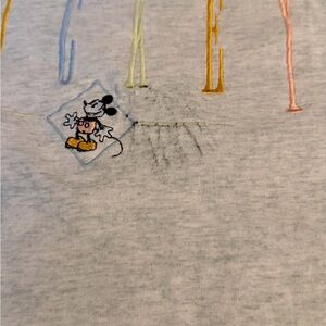 Women’s Short Sleeve Tee with Embroidered Cartoon Accent - Light Gray